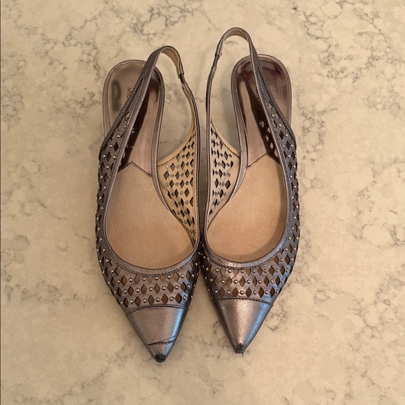 Michael Kors “MICHAEL” Stud Laser Toe Heel Kitten Slingbacks Size 8 - Picture 1 of 4